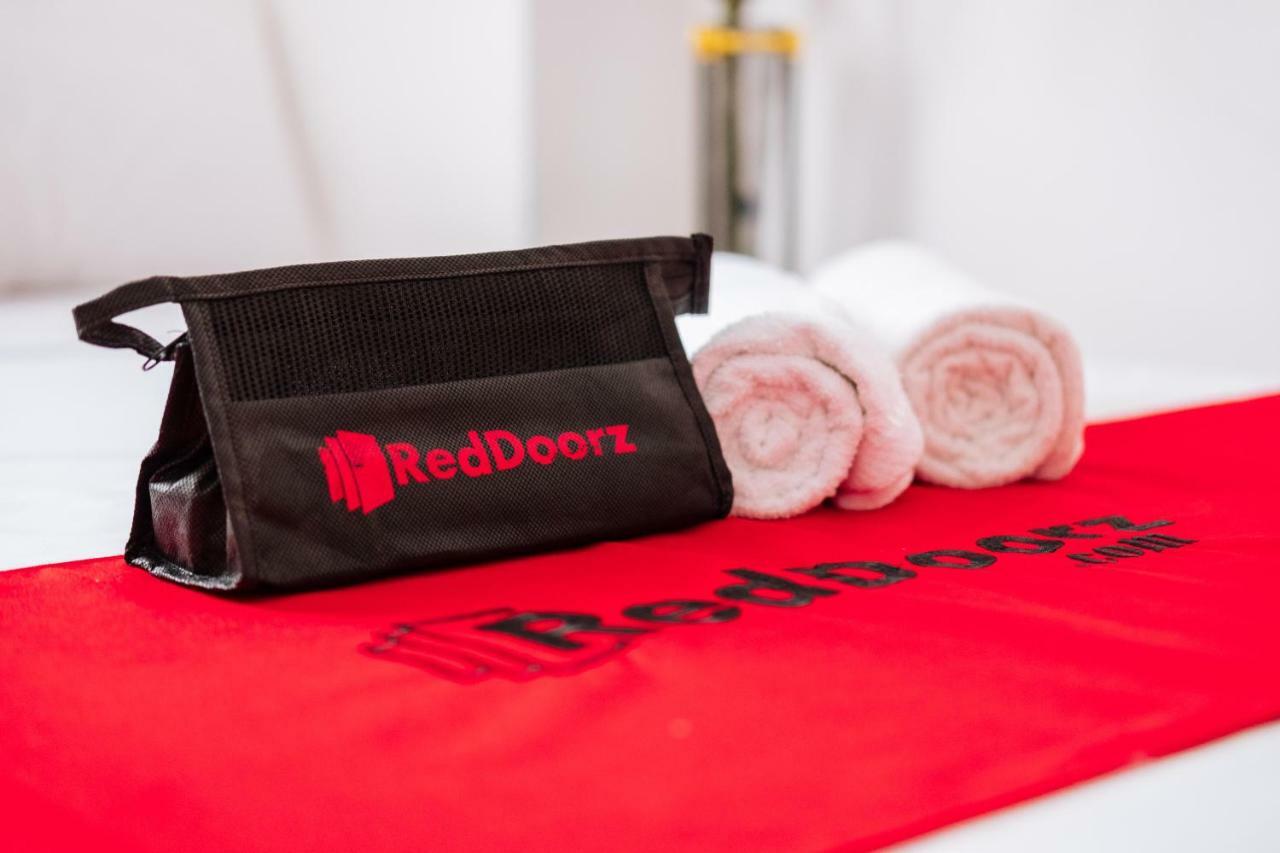 Reddoorz Premium @ Amaia Skies Avenida Manila Exteriör bild