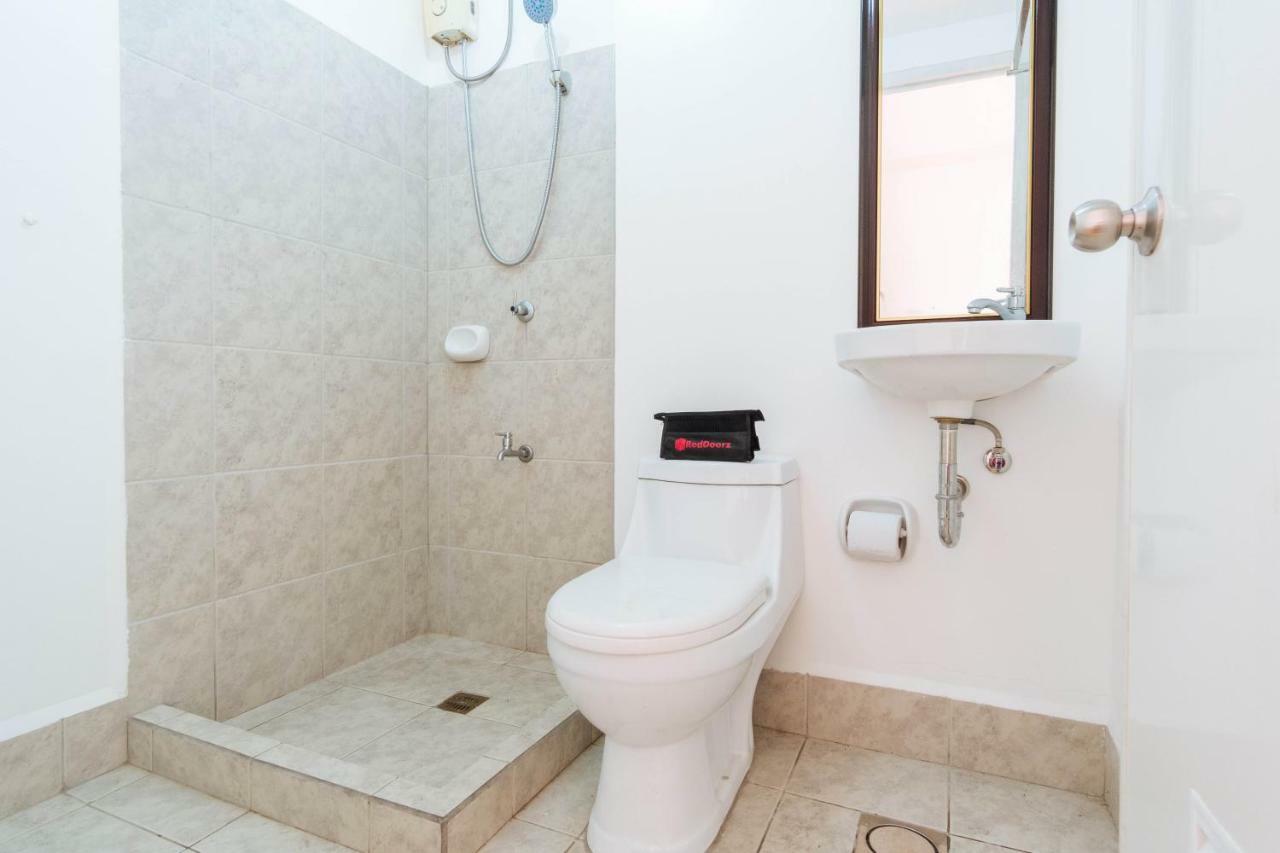 Reddoorz Premium @ Amaia Skies Avenida Manila Exteriör bild